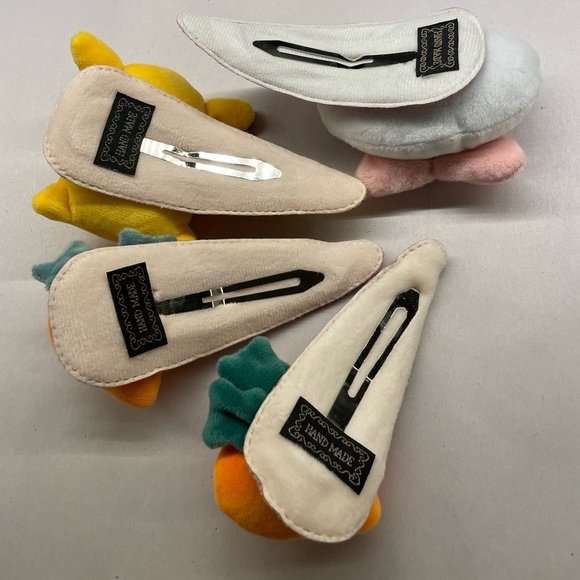 Bundle of 10 Jumbo Plush Hair Clips 30% off Bundles ☘️ - Picture 10 of 12